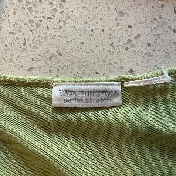 Perfect green summer top - Picture 3 of 3